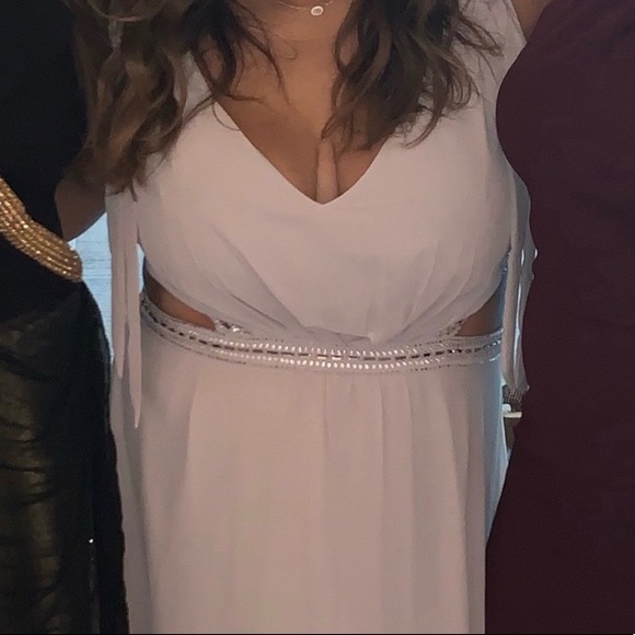 Tie shoulder cut out maxi formal dress - Picture 4 of 4